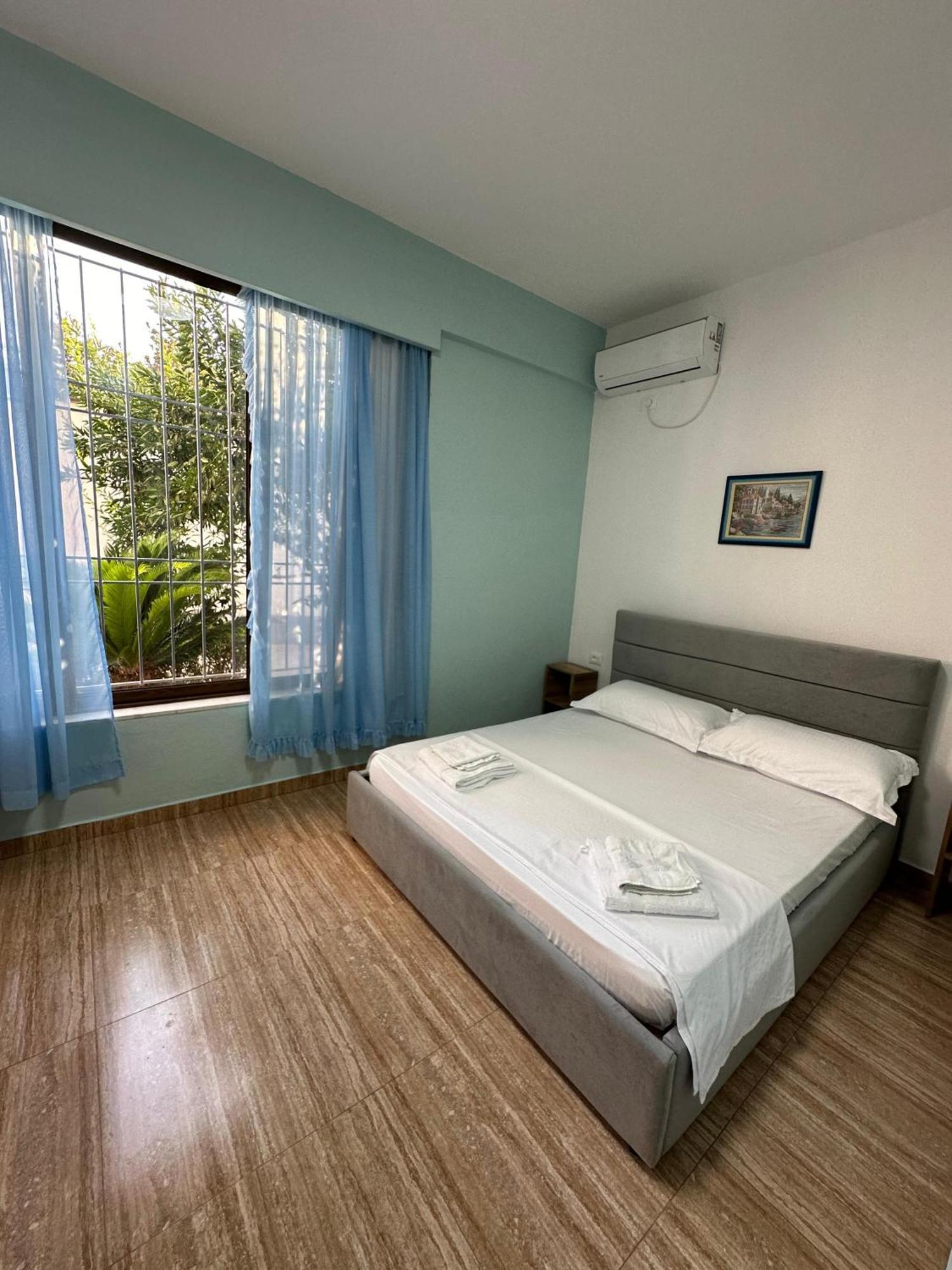 Las Palmas Guesthouse Shkodër Extérieur photo